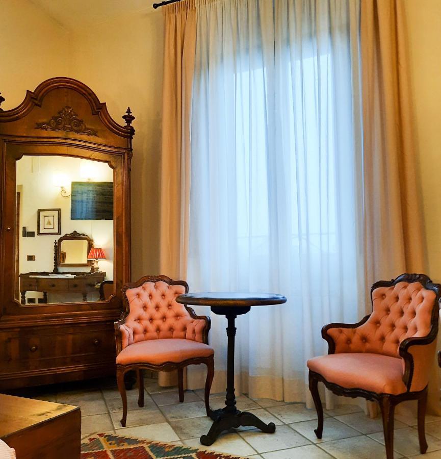 Boutique Hotel Fox'S Inn San Giustino Valdarno Bagian luar foto