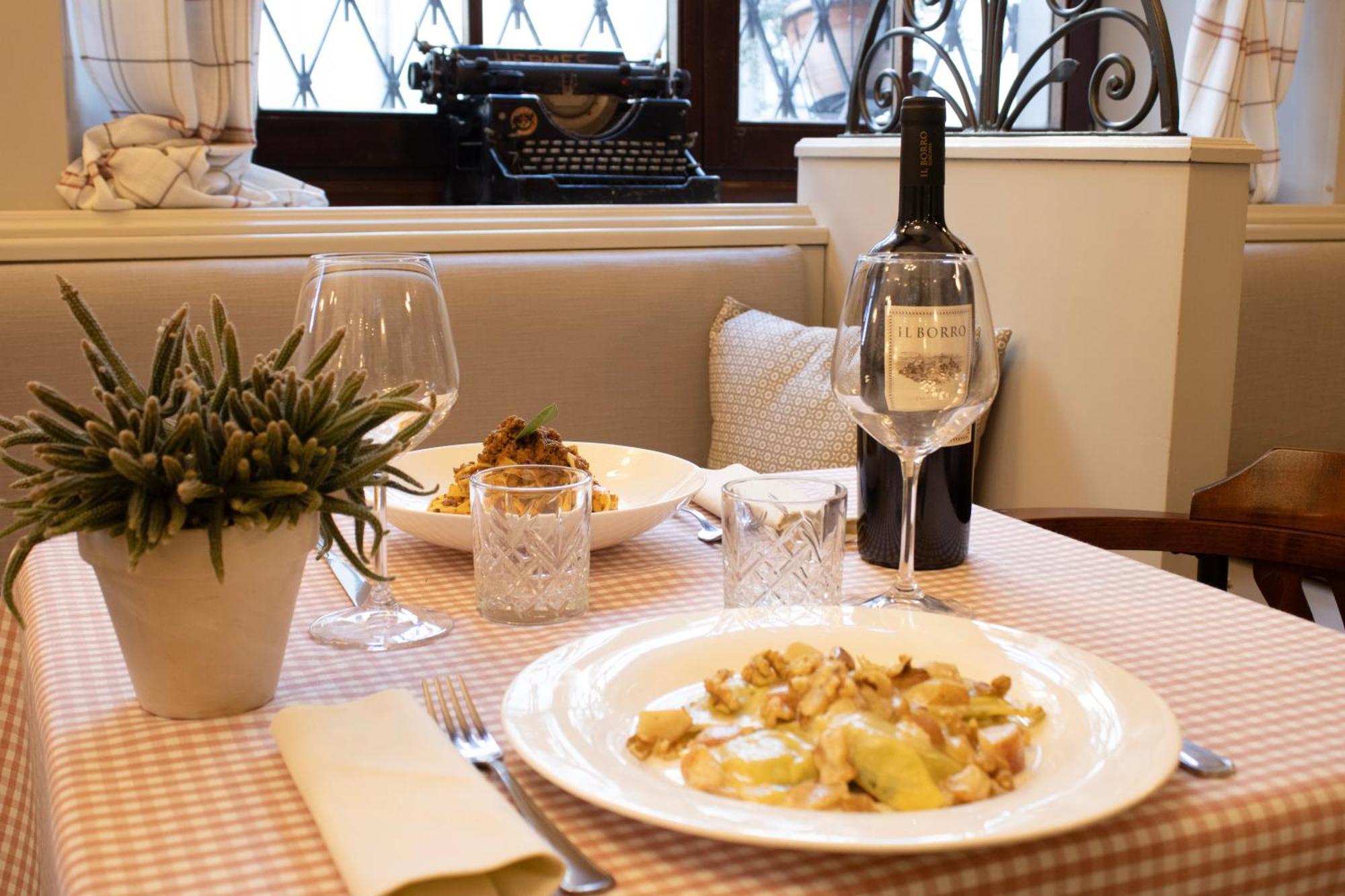 Boutique Hotel Fox'S Inn San Giustino Valdarno Bagian luar foto