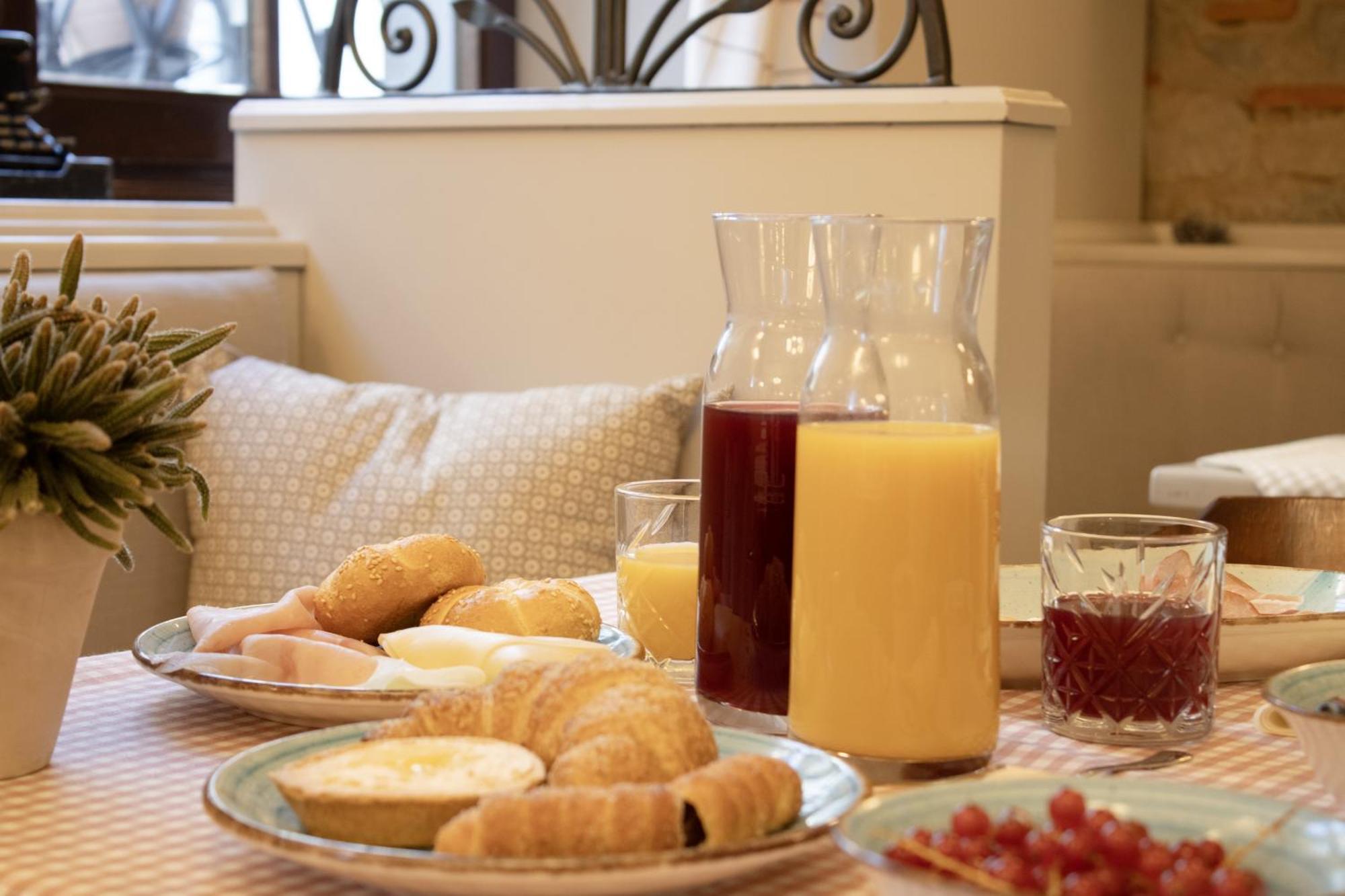 Boutique Hotel Fox'S Inn San Giustino Valdarno Bagian luar foto